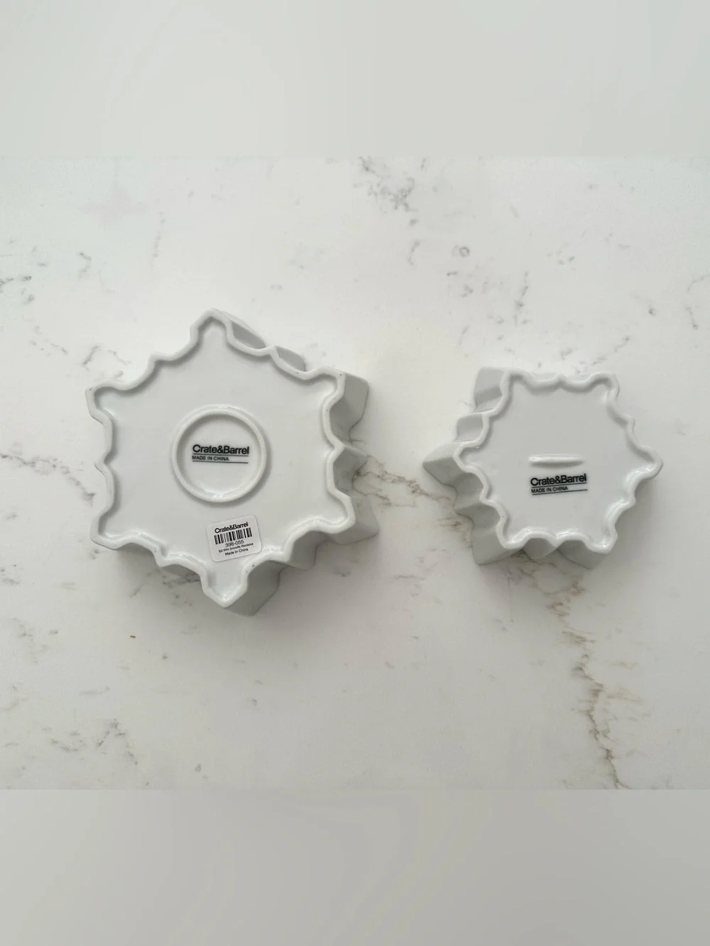 NWT - CRATE & BARREL - White Snowflake Nesting Bowls Christmas Decor